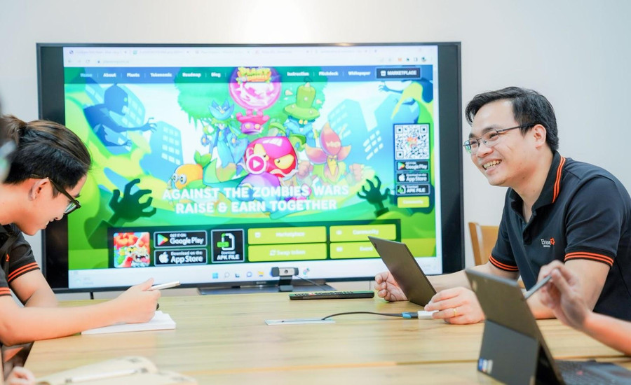 Founder Phạm Anh Tuấn và nhóm sáng tạo.