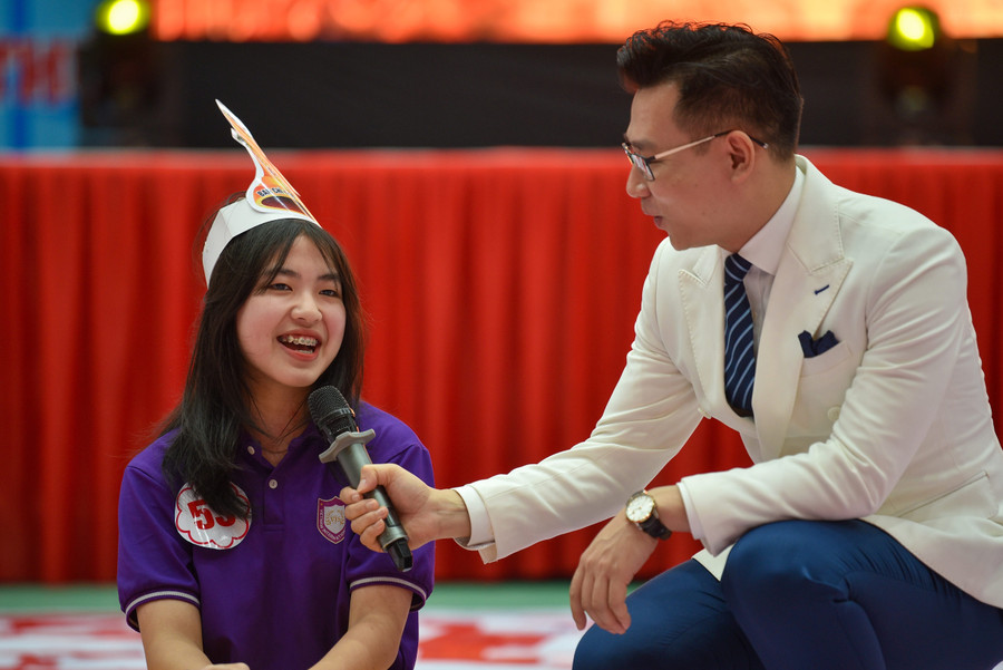 2 thí sinh xuất sắc trụ được đến những câu hỏi cuối cùng của cuộc thi. 2 thí sinh xuất sắc trụ được đến những câu hỏi cuối cùng của cuộc thi.