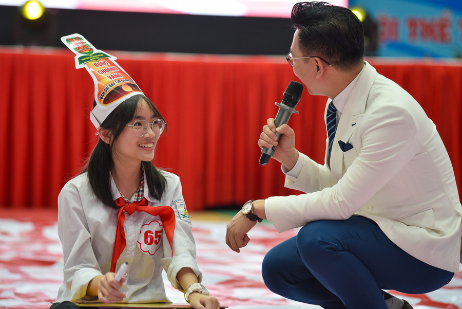 2 thí sinh xuất sắc trụ được đến những câu hỏi cuối cùng của cuộc thi. 2 thí sinh xuất sắc trụ được đến những câu hỏi cuối cùng của cuộc thi.