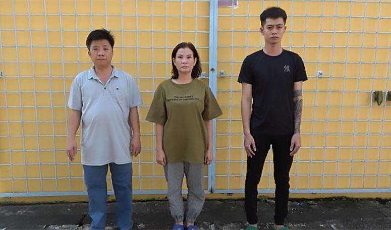 3 công nhân làm việc tại Trung tâm đăng kiểm có liên quan đến vụ án. 3 công nhân làm việc tại Trung tâm đăng kiểm có liên quan đến vụ án.