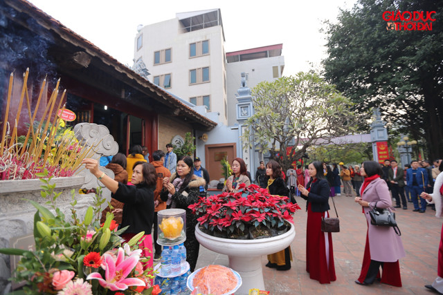 Trong tâm thức của người dân Thanh Trì nói riêng và nhân dân cả nước nói chung, cuộc đời thanh bạch của thầy giáo Chu Văn An là tấm gương sáng cho mọi thời đại, được đời đời sùng kính, tôn vinh.