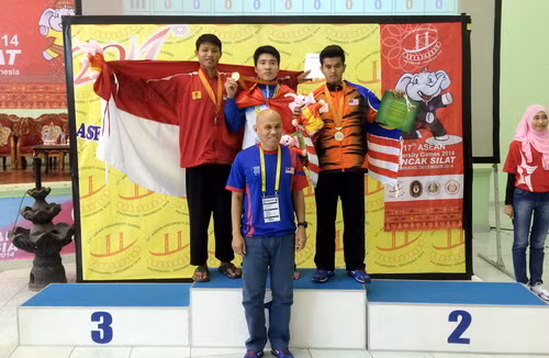 Nguyễn Minh Nhựt đã rất nỗ lực khi giành chiến thắng áp đảo trước vận động viên đội chủ nhà và giành HCV ở hạng cân 65kg