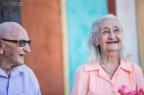 Ngam bo anh dep ve tinh yeu cua cap ong cu ba lao - Anh 1