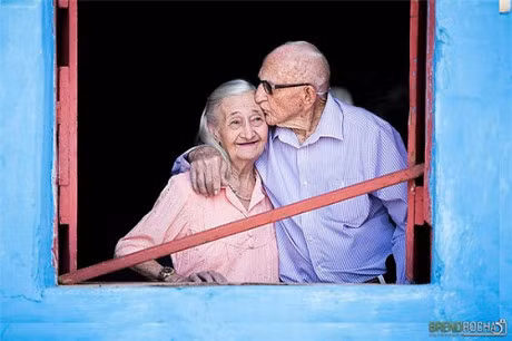 Ngam bo anh dep ve tinh yeu cua cap ong cu ba lao - Anh 3