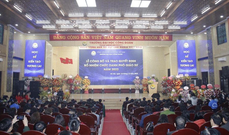 Toàn cảnh buổi lễ. Toàn cảnh buổi lễ.