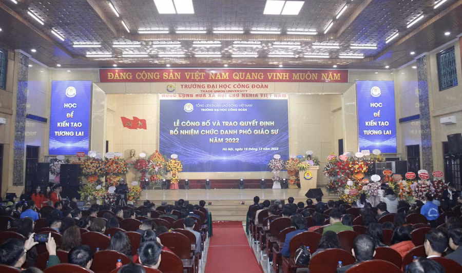 Toàn cảnh buổi lễ.