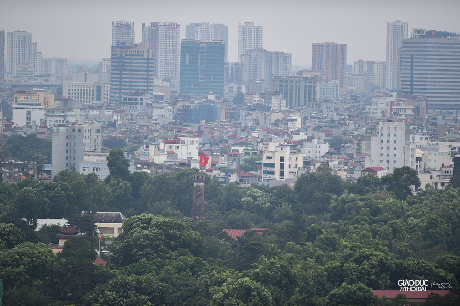 Những ngày mùa Thu lịch sử năm 1954, người dân Thủ đô náo nức chào đón đoàn quân trở về tiếp quản ở Hà Nội. Cờ đỏ sao vàng tung bay trên đỉnh Cột Cờ cổ kính, đánh dấu ngày Thủ đô được hoàn toàn giải phóng. Những ngày mùa Thu lịch sử năm 1954, người dân Thủ đô náo nức chào đón đoàn quân trở về tiếp quản ở Hà Nội. Cờ đỏ sao vàng tung bay trên đỉnh Cột Cờ cổ kính, đánh dấu ngày Thủ đô được hoàn toàn giải phóng.
