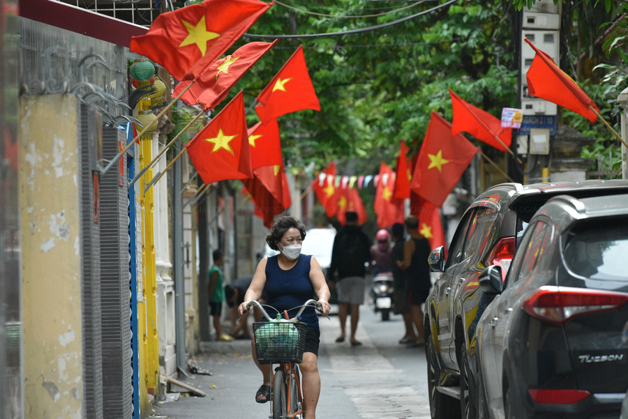 Hầu hết tuyến đường của Hà Nội đều được trang hoàng băng rôn, cờ hoa chào mừng kỷ niệm 68 năm Ngày Giải phóng Thủ đô. Hầu hết tuyến đường của Hà Nội đều được trang hoàng băng rôn, cờ hoa chào mừng kỷ niệm 68 năm Ngày Giải phóng Thủ đô.