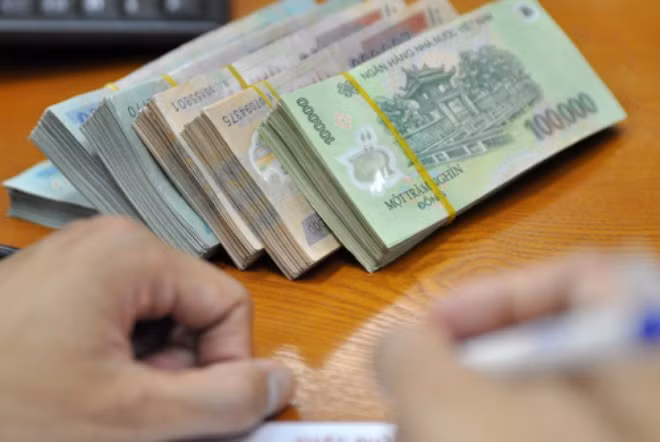 Giáo viên bị kéo dài thời hạn nâng lương 6 tháng nếu bị xử lý kỷ luật cảnh cáo