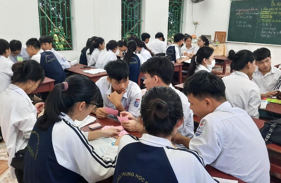 Không khí ôn thi tốt nghiệp THPT hối hả tại Trường THPT Trần Nhân Tông. Không khí ôn thi tốt nghiệp THPT hối hả tại Trường THPT Trần Nhân Tông.