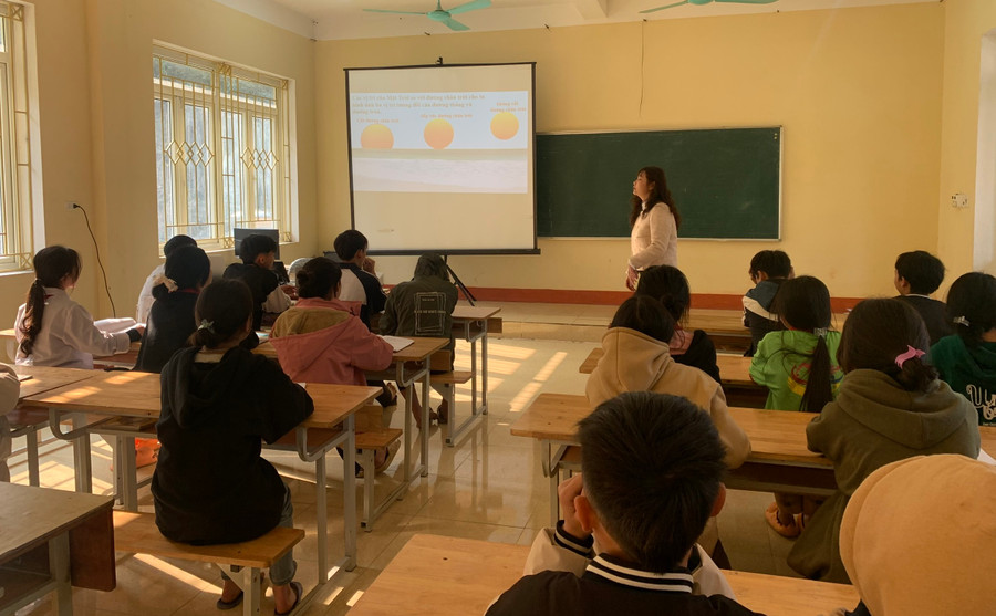 Qua những giờ học STEM, ứng dụng công nghệ thông tin, học sinh đã được trải nghiệm thực tế, thỏa sức sáng tạo.