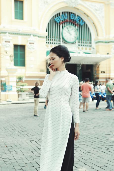 Hoa hậu Thể thao Trần Thị Quỳnh dịu dàng trong tà áo dài - Ảnh 3 Hoa hau The thao Tran Thi Quynh diu dang trong ta ao dai - Anh 3