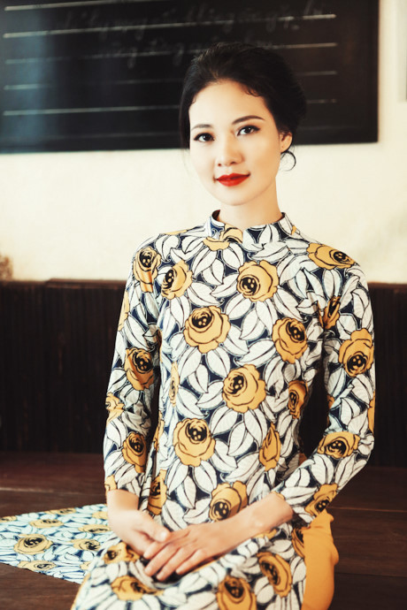 Hoa hậu Thể thao Trần Thị Quỳnh dịu dàng trong tà áo dài - Ảnh 6 Hoa hau The thao Tran Thi Quynh diu dang trong ta ao dai - Anh 6