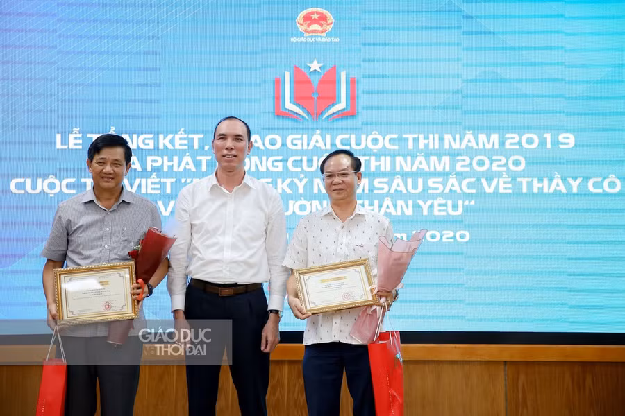 Trao giải và phát động Cuộc thi “Những kỷ niệm sâu sắc về thầy cô và mái trường mến yêu” ảnh 9