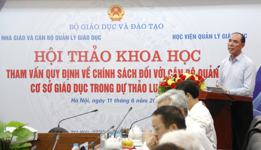 Ông Đặng Văn Bình – Phó Cục trưởng Cục Nhà giáo và Cán bộ quản lý giáo dục phát biểu tại hội thảo. Ông Đặng Văn Bình – Phó Cục trưởng Cục Nhà giáo và Cán bộ quản lý giáo dục phát biểu tại hội thảo.