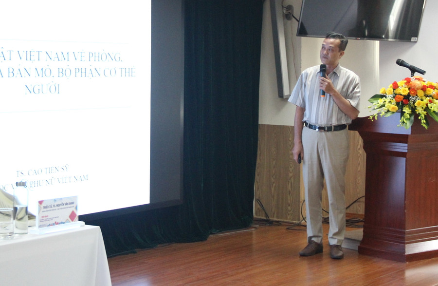 TS Cao Tiến Sỹ tham luận tại hội thảo. TS Cao Tiến Sỹ tham luận tại hội thảo.