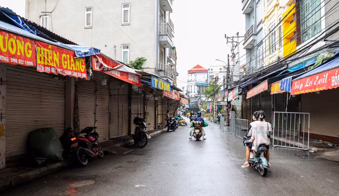 Chợ vải Ninh Hiệp buộc phải đóng cửa vì liên quan đến nhiều ca mắc Covid-19. Ảnh: Ngô Nhung.