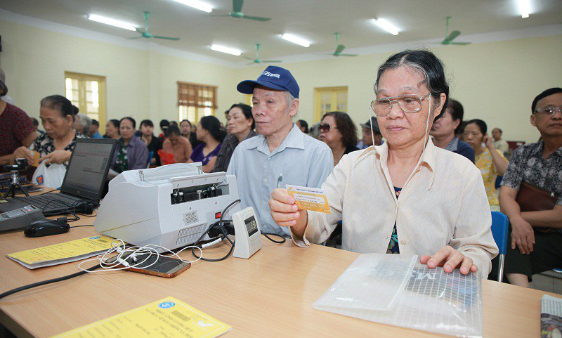 Trong tháng 3/2022, hướng dẫn điều chỉnh lương hưu, trợ cấp bảo hiểm xã hội (BHXH), trợ cấp hằng tháng, thời điểm hưởng lương hưu đối với trường hợp không còn hồ sơ gốc sẽ có hiệu lực.