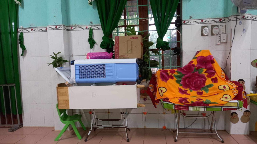 Trường mầm non Thiện Thành kê bàn ghế, dụng cụ dạy học. Trường mầm non Thiện Thành kê bàn ghế, dụng cụ dạy học.