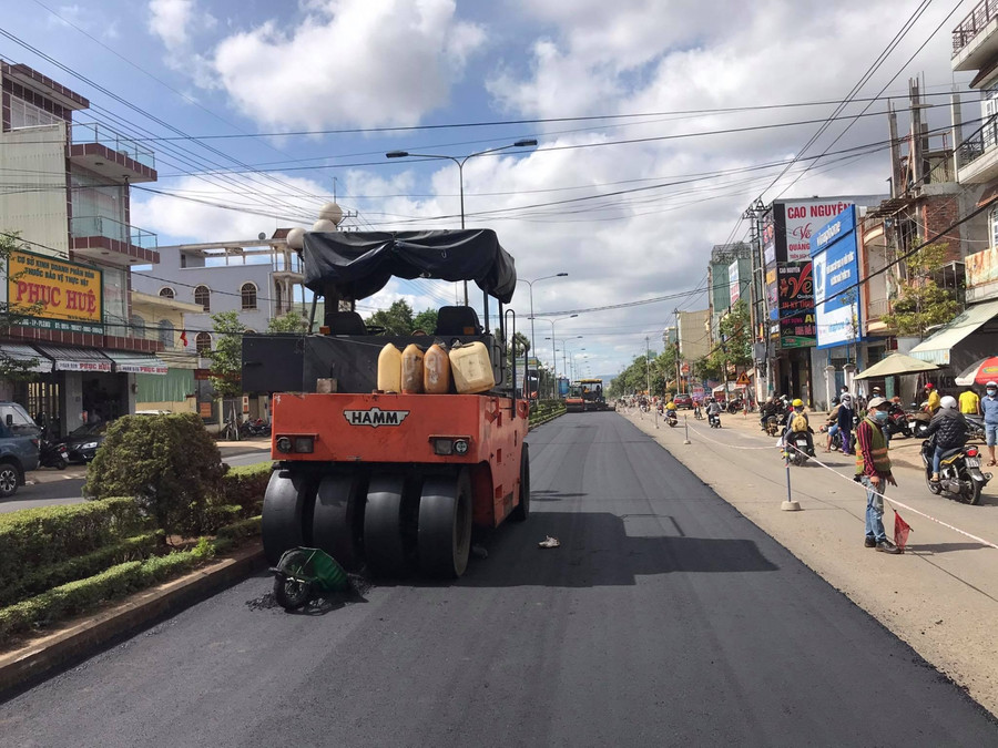 Hiện trường vụ tai nạn khiến nữ công nhân tử vong.