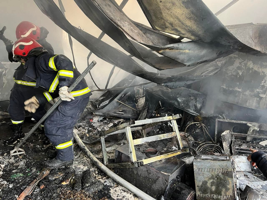 Được biết khu vực cháy có diện tích khoảng 90m2, cháy tại tầng tum của căn nhà 4 tầng. Được biết khu vực cháy có diện tích khoảng 90m2, cháy tại tầng tum của căn nhà 4 tầng.