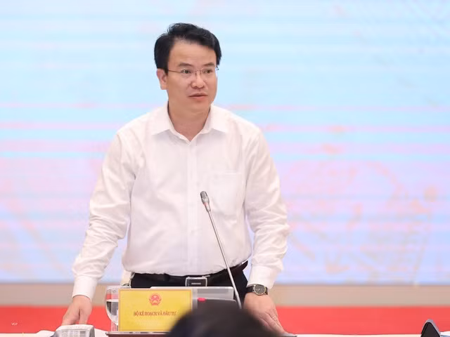 Thứ trưởng Bộ KH&ĐT Trần Quốc Phương chia sẻ tại buổi họp báo.