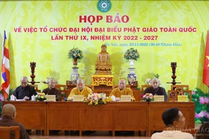 Quang cảnh họp báo.