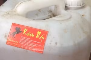 Bộ Y tế cảnh báo người dân ngừng mua và sử dụng rượu nếp Đất Lúa