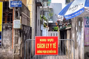 Ngõ dẫn vào nhà bệnh nhân N hiện được phong toả, với 9 hộ gia đình và 29 nhân khẩu. Nguồn: Báo Tin tức.