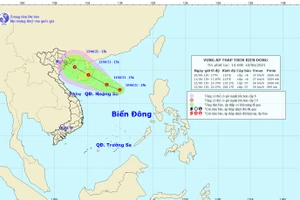 Vị trí và dự báo hướng di chuyển của vùng áp thấp hồi 13 giờ ngày 10/6. Ảnh: KTVN