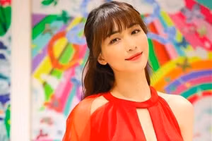 Lên tục bị réo tên trong ngày cưới Công Phượng, Hòa Minzy nói gì?