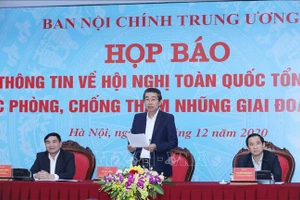 Đồng chí Võ Văn Dũng, Ủy viên Trung ương Đảng, Phó Trưởng Ban Thường trực Ban Nội chính Trung ương phát biểu khai mạc họp báo. Ảnh: Phương Hoa/TTXVN