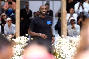 Virgil Abloh tại show Off-White Xuân hè 2020. Ảnh: WWD.