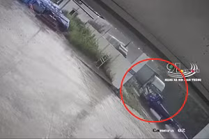 Video: Xe container vượt ẩu, đâm xe tải vỡ vụn