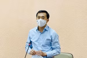 Thứ trưởng Bộ Y tế Trần Văn Thuấn: Cần làm ngày làm đêm đẩy nhanh nhất tiến độ nghiên cứu, sản xuất vắc xin Covid-19. Ảnh: VGP.