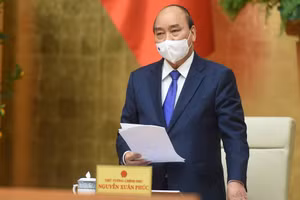 Thủ tướng Nguyễn Xuân Phúc phát biểu tại cuộc họp chiều 15/2. Ảnh: VGP/Quang Hiếu.