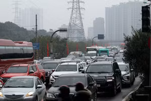 Người dân trở lại Hà Nội sau Tết, cao tốc Pháp Vân - Cầu Giẽ ùn tắc 