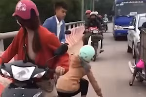 Clip: Nam thanh niên nhanh trí và cái giật tay cứu sống một mạng người