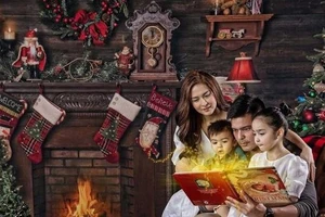 Loạt ảnh Noel viên mãn của gia đình mỹ nhân đẹp nhất Philippines