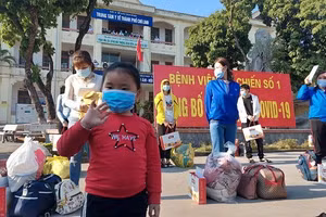 Bệnh nhi 4 tuổi được công bố khỏi bệnh trong chiều 30 Tết. Ảnh: SKĐS