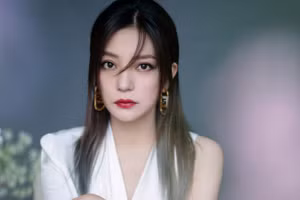 Triệu Vy đang ở đâu trước thông tin bị "phong sát"?