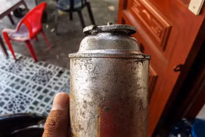 Nổ bình gas mini, người đàn ông cụt tay, bỏng sâu vùng mặt