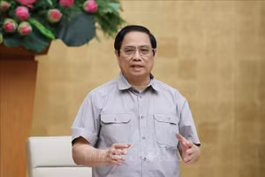 Thủ tướng Phạm Minh Chính, Trưởng Ban Chỉ đạo Quốc gia phòng, chống dịch COVID-19 chủ trì cuộc họp. Ảnh: Dương Giang/TTXVN.