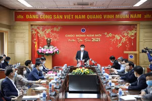 Bộ trưởng Bộ Y tế Nguyễn Thanh Long phát biểu tại cuộc họp giao ban trực tuyến phòng chống dịch COVID-19 sáng 19/2. Ảnh: Bộ Y tế.