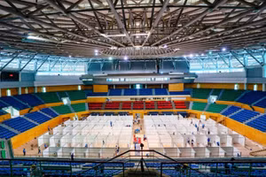 Ảnh minh họa Bệnh viện dã chiến tại Cung thể thao Tiên Sơn. Ảnh: Nhân dân.