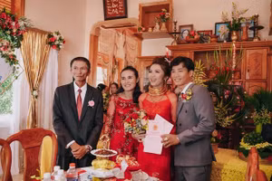 Ảnh: Lặng nhìn cuộc sống.