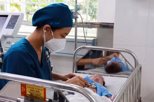 Bé ổn định sau gần 2 tháng điều trị. Nguồn: CDC Đồng Nai.