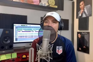 Mạnh Quỳnh hát vọng cổ "Khóc bạn đêm mưa" tiễn biệt Phi Nhung