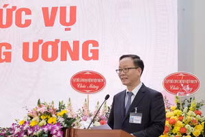 PGS.TS.Trần Minh Điển, tân Giám đốc Bệnh viện phát biểu nhận nhiệm vụ tại buổi Lễ. Nguồn: Bộ Y tế.