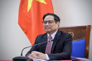 Thủ tướng Phạm Minh Chính điện đàm với Giám đốc điều hành Chương trình COVAX Aurelia Nguyen. Ảnh: NHẬT BẮC.
